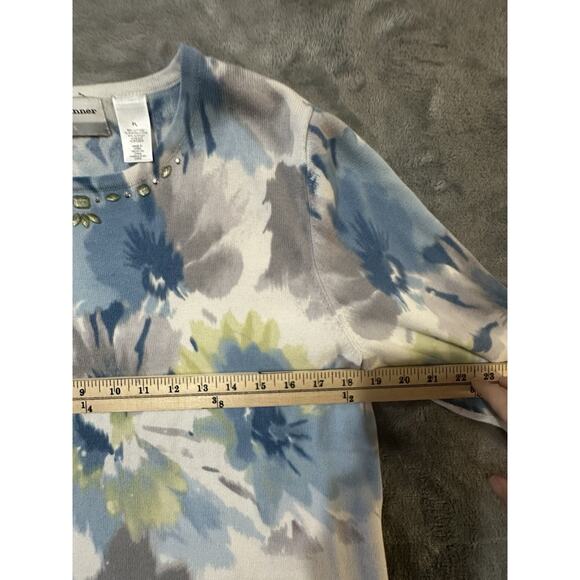 Alfred Dunner Petite Large Floral Knit Top Blue Green Embellished Neck PL - Picture 6 of 7